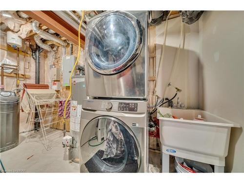 71 Willowrun Drive, Kitchener, ON - Indoor Photo Showing Laundry Room