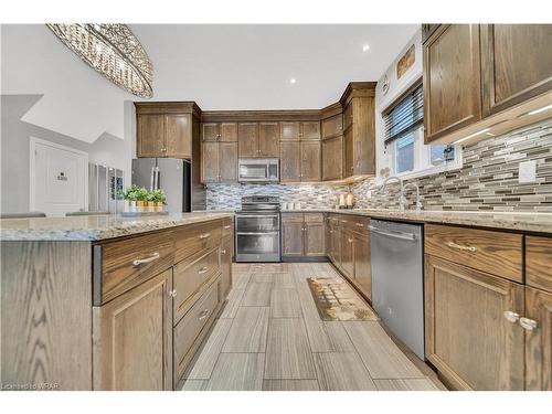 71 Willowrun Drive, Kitchener, ON - Indoor Photo Showing Kitchen With Upgraded Kitchen