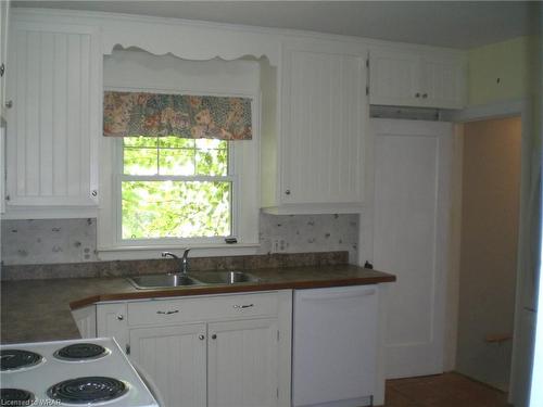 152 Linwood Avenue, Port Colborne, ON - Indoor Photo Showing Kitchen With Double Sink