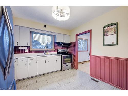131 Loveys Street E, Hickson, ON - Indoor Photo Showing Kitchen