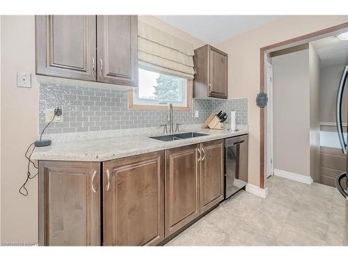 48 Duncairn Crescent, Hamilton, ON - Indoor Photo Showing Kitchen With Double Sink