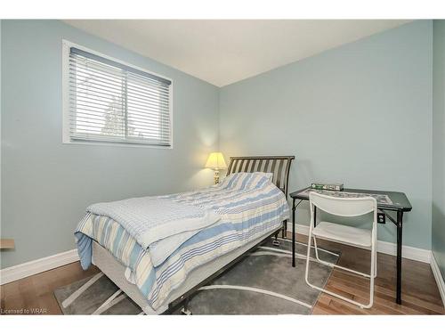 48 Duncairn Crescent, Hamilton, ON - Indoor Photo Showing Bedroom