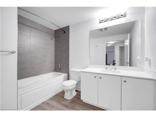 331-110 Fergus Avenue, Kitchener, ON - Indoor Photo Showing Bathroom