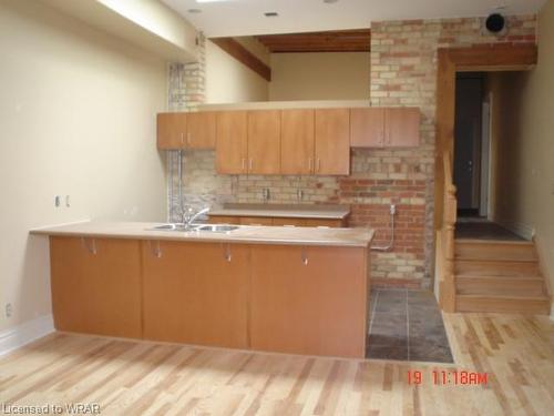 207-20 Dickson Street, Cambridge, ON - Indoor Photo Showing Kitchen With Double Sink