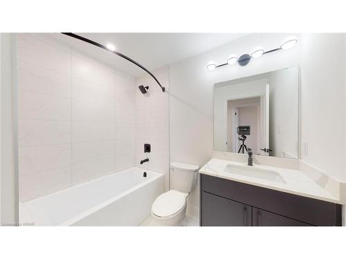 151-3900 Savoy Street, London, ON - Indoor Photo Showing Bathroom