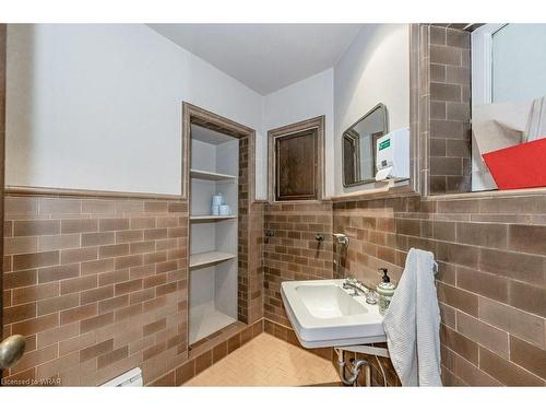 217-404 King Street W, Kitchener, ON - Indoor Photo Showing Bathroom