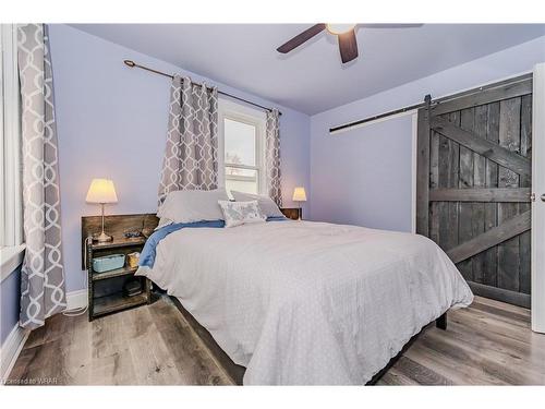 102 Elmwood Avenue, Cambridge, ON - Indoor Photo Showing Bedroom