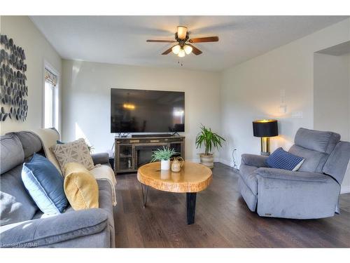 183 Snyder Avenue N, Elmira, ON - Indoor Photo Showing Living Room