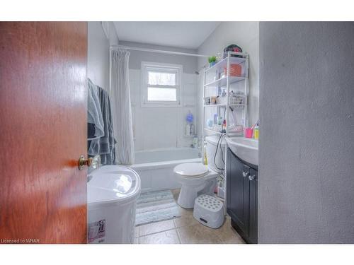 12 Christopher Drive, Cambridge, ON - Indoor Photo Showing Bathroom