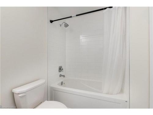 1507-104 Garment Street, Kitchener, ON - Indoor Photo Showing Bathroom