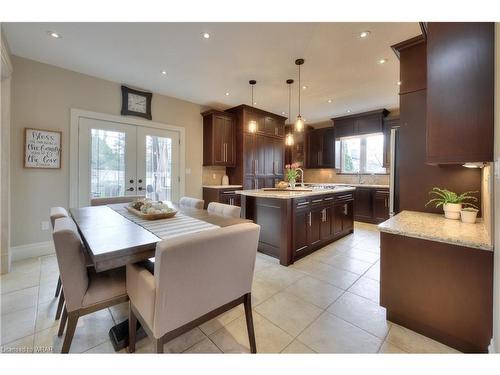 15 River Run Place, Conestogo, ON - Indoor Photo Showing Dining Room