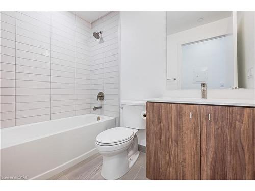 407-5 Wellington Street S, Kitchener, ON - Indoor Photo Showing Bathroom