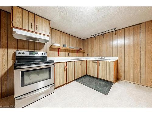 93 Christopher Drive, Cambridge, ON - Indoor Photo Showing Kitchen