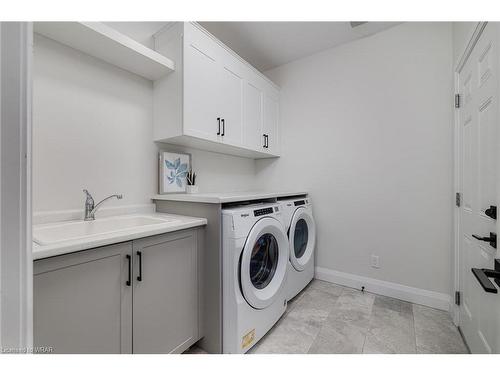 508 Doonwoods Crescent, Kitchener, ON - Indoor Photo Showing Laundry Room