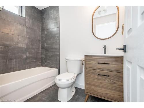 373 Hillcrest Road, Cambridge, ON - Indoor Photo Showing Bathroom