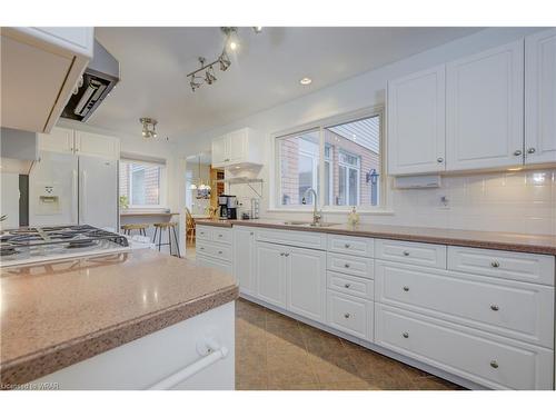 1747 Queenston Road, Cambridge, ON - Indoor Photo Showing Kitchen