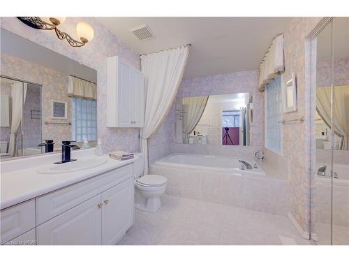 1747 Queenston Road, Cambridge, ON - Indoor Photo Showing Bathroom