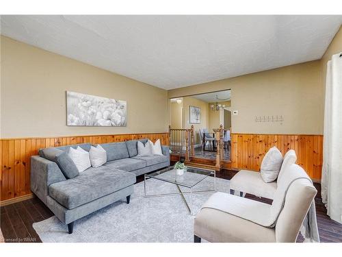475 Victoria Avenue S, Listowel, ON - Indoor Photo Showing Living Room