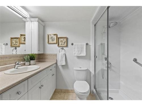 1102-81 Church Street, Kitchener, ON - Indoor Photo Showing Bathroom