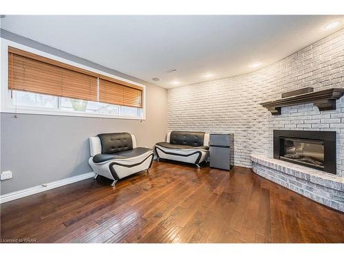 288 Salisbury Avenue, Cambridge, ON - Indoor Photo Showing Living Room With Fireplace