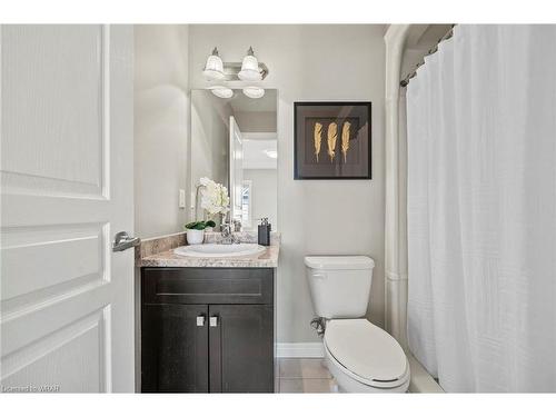12 Oxfordshire Lane, Kitchener, ON - Indoor Photo Showing Bathroom