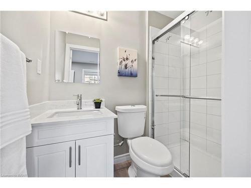 12 Oxfordshire Lane, Kitchener, ON - Indoor Photo Showing Bathroom