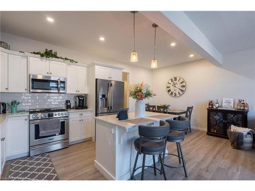 34 Curren Crescent, Tillsonburg, ON - Indoor Photo Showing Kitchen With Upgraded Kitchen