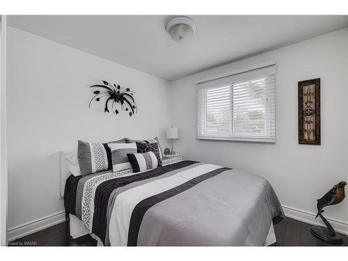 1317 Aldridge Crescent, Burlington, ON - Indoor Photo Showing Bedroom