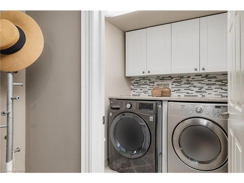 1317 Aldridge Crescent, Burlington, ON - Indoor Photo Showing Laundry Room