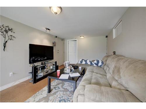 31 Weichel Street, Kitchener, ON - Indoor Photo Showing Living Room