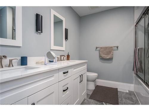 15 Westbrook Place, Cambridge, ON - Indoor Photo Showing Bathroom