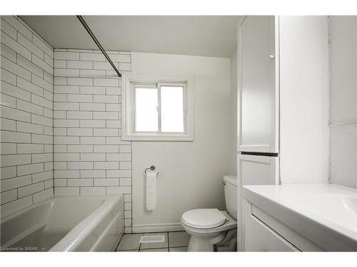 7 Hillside Drive, Kitchener, ON - Indoor Photo Showing Bathroom
