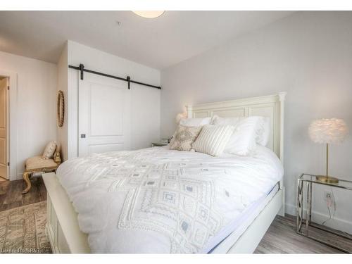 1511-50 Grand Avenue S, Cambridge, ON - Indoor Photo Showing Bedroom