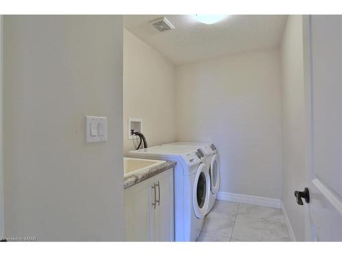 1-50 Bute Street, Ayr, ON - Indoor Photo Showing Laundry Room