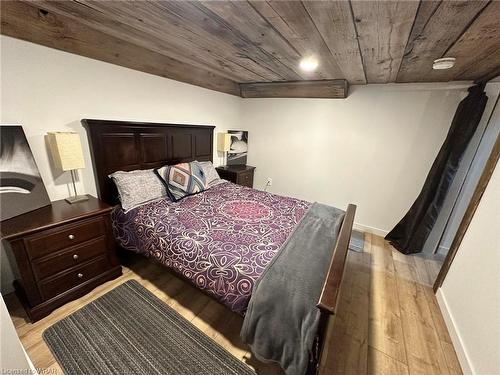 1441 Waynco Road, Cambridge, ON - Indoor Photo Showing Bedroom