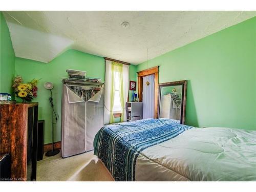 44 Walter Street, Kitchener, ON - Indoor Photo Showing Bedroom