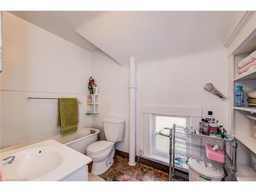 44 Walter Street, Kitchener, ON - Indoor Photo Showing Bathroom