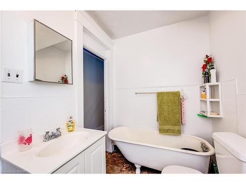44 Walter Street, Kitchener, ON - Indoor Photo Showing Bathroom