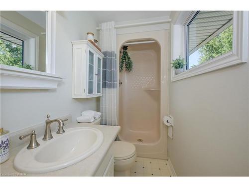 458 Lorindale Street, Waterloo, ON - Indoor Photo Showing Bathroom