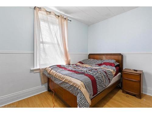 502 9Th Street W, Owen Sound, ON - Indoor Photo Showing Bedroom