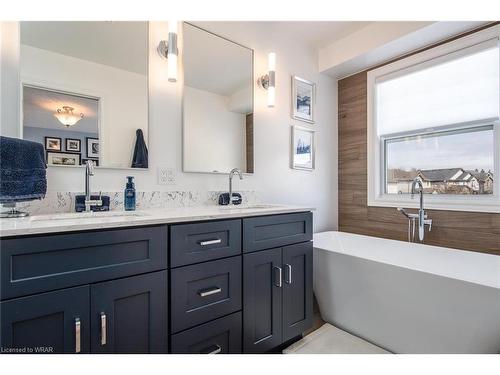 35 Hawkswood Drive, Kitchener, ON - Indoor Photo Showing Bathroom