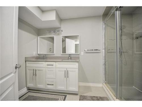 56 Henwood Drive, Cambridge, ON - Indoor Photo Showing Bathroom