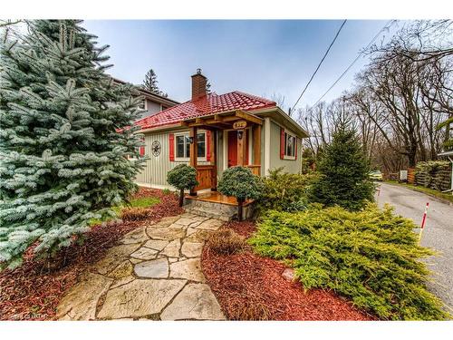 32 Holly Trail, Puslinch, ON - Outdoor