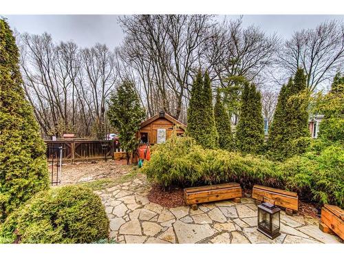 32 Holly Trail, Puslinch, ON - Outdoor