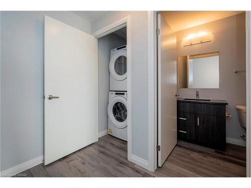 607-108 Garment Street, Kitchener, ON - Indoor Photo Showing Laundry Room