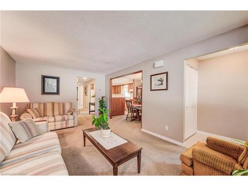 483 Westvale Drive, Waterloo, ON - Indoor Photo Showing Living Room