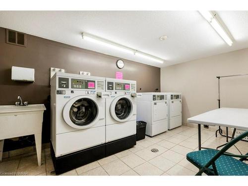 305-260 Sheldon Avenue, Kitchener, ON - Indoor Photo Showing Laundry Room