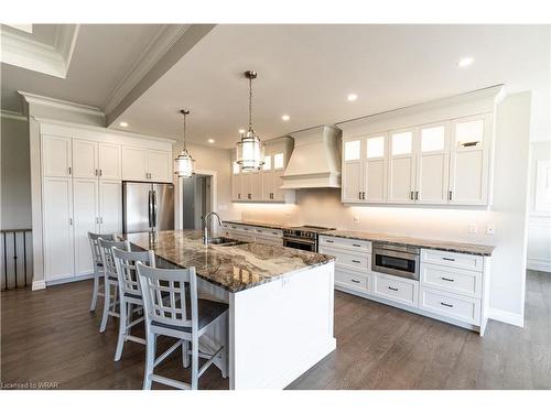 15 Hudson Drive, Brantford, ON - Indoor Photo Showing Kitchen With Upgraded Kitchen