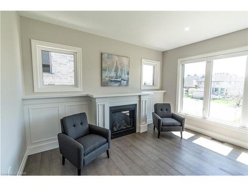 15 Hudson Drive, Brantford, ON - Indoor Photo Showing Living Room With Fireplace