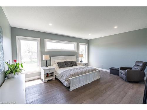 15 Hudson Drive, Brantford, ON - Indoor Photo Showing Bedroom